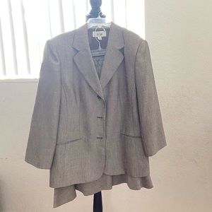 VTG Skirt & Blazer Suit Set